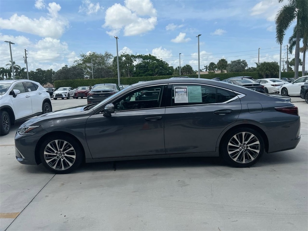 2019 Lexus ES 350 photo 2