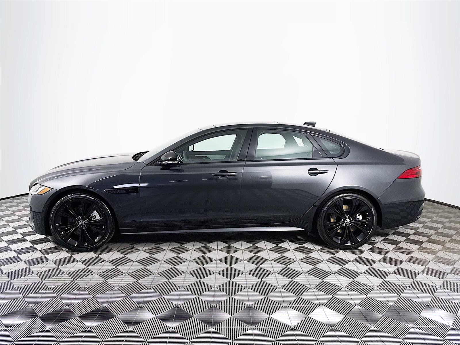 2024 Jaguar XF P300 R-Dynamic SE photo 8