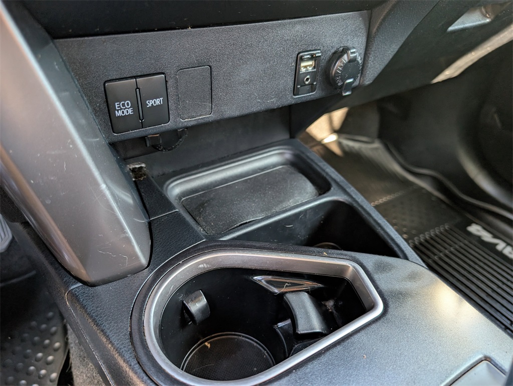 2017 Toyota RAV4 LE photo 30