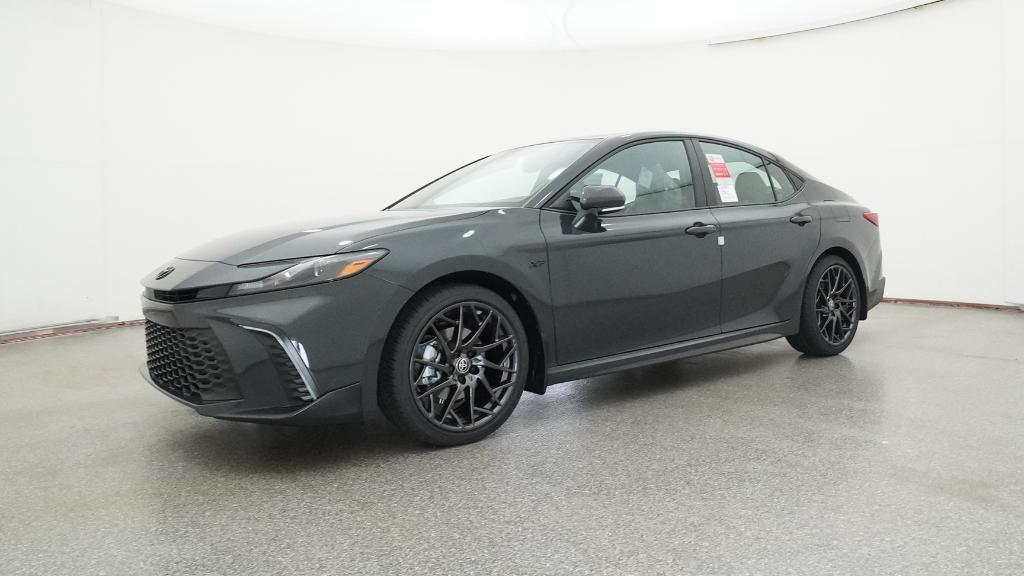 2025 Toyota Camry SE photo 3