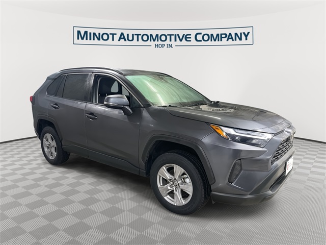 2024 Toyota RAV4 XLE's photo