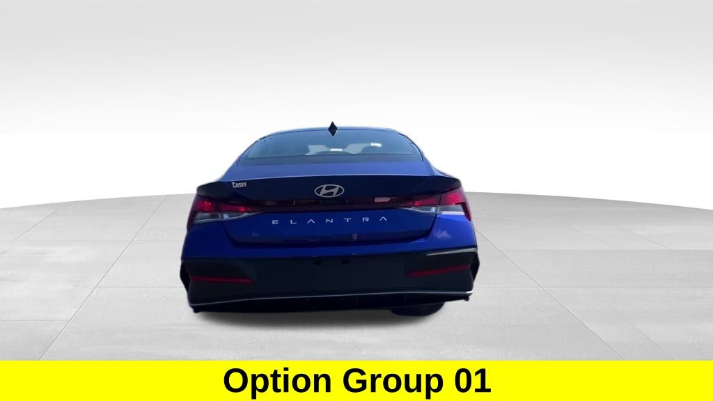 2024 Hyundai Elantra SEL photo 6