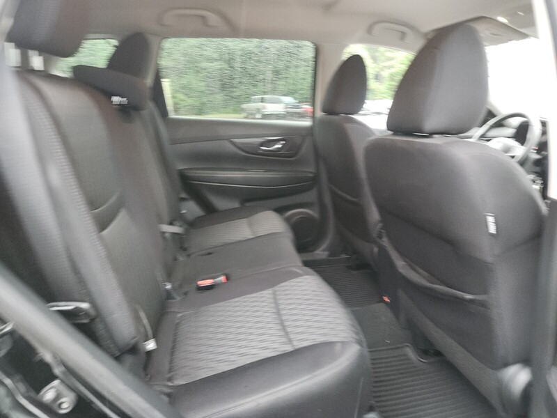 2019 Nissan Rogue S photo 15