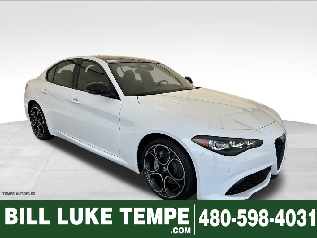 2025 Alfa Romeo Giulia Tributo Italiano