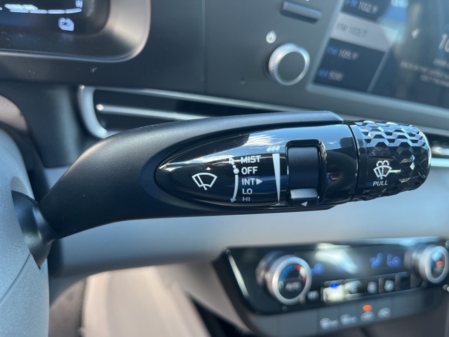2025 Hyundai Elantra Blue SEL Sport photo 13