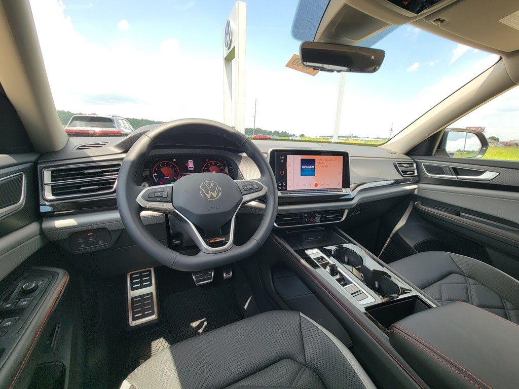 2025 Volkswagen Atlas Peak Edition SE photo 25