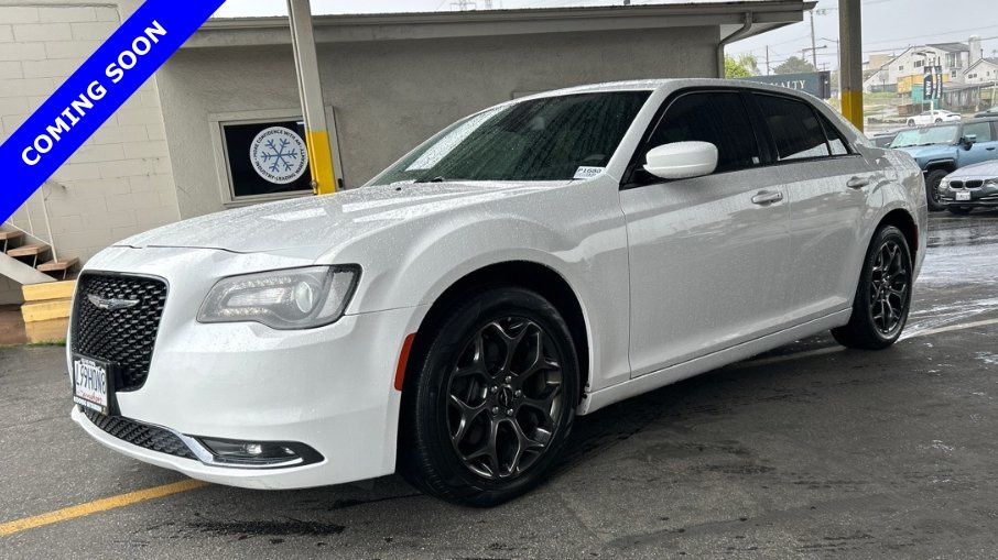 2018 Chrysler 300 S's photo