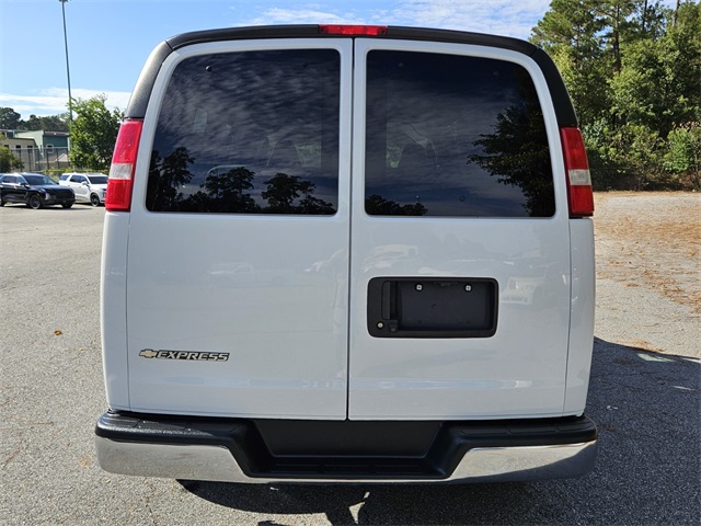 2020 Chevrolet Express 2500 LT Passenger photo 5