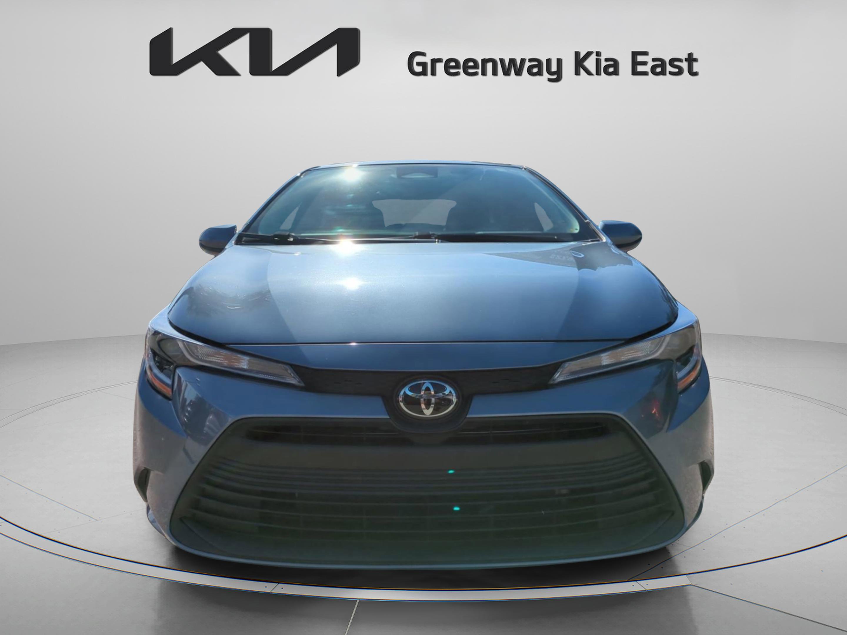 2024 Toyota Corolla LE photo 2