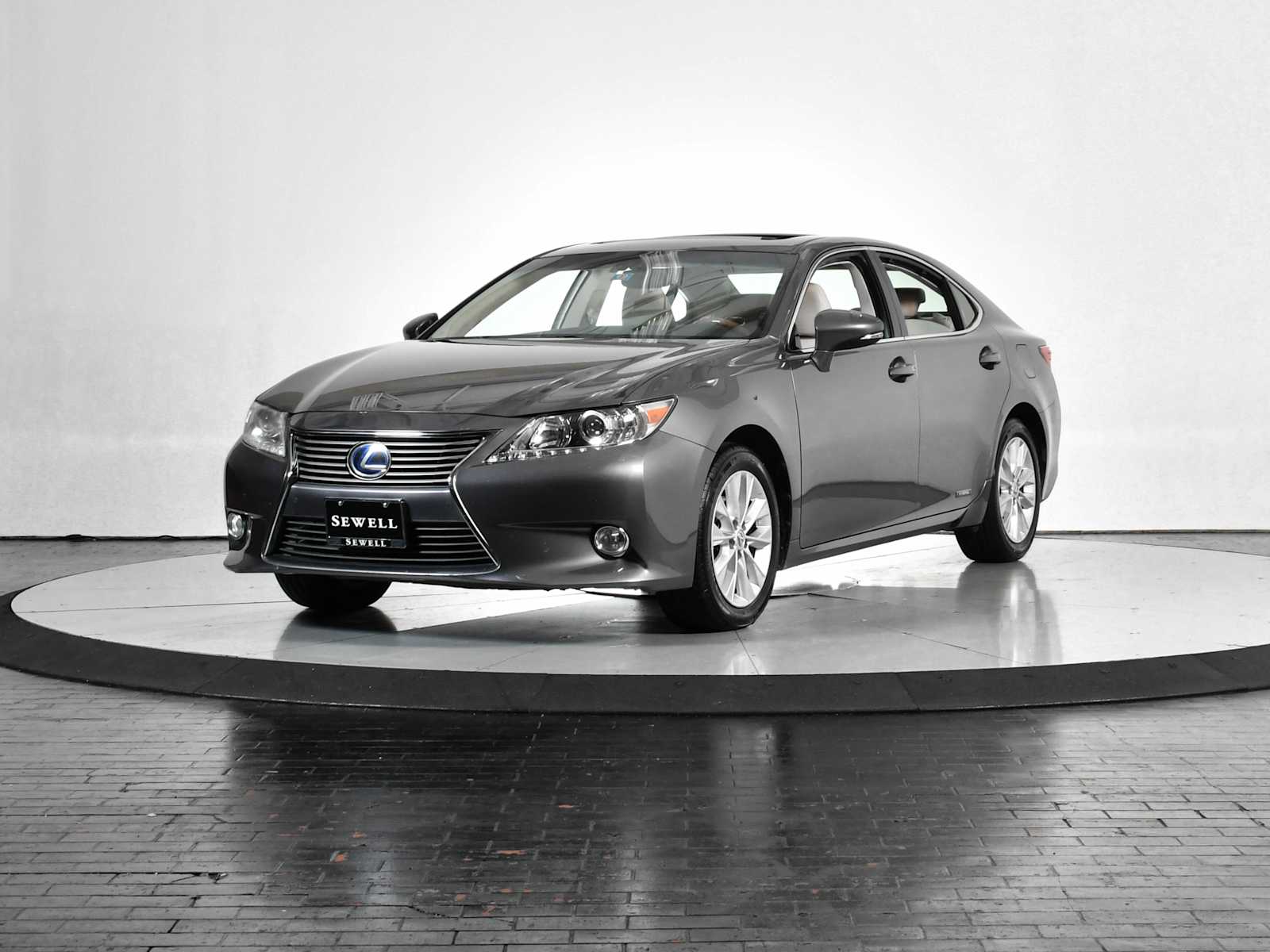 2013 Lexus ES 300h's photo
