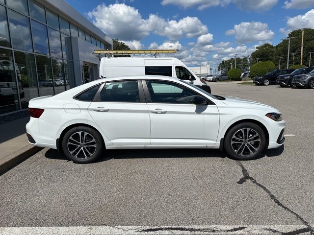 2025 Volkswagen Jetta Sport photo 5