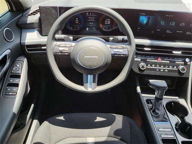 2025 Hyundai Sonata SE photo 11