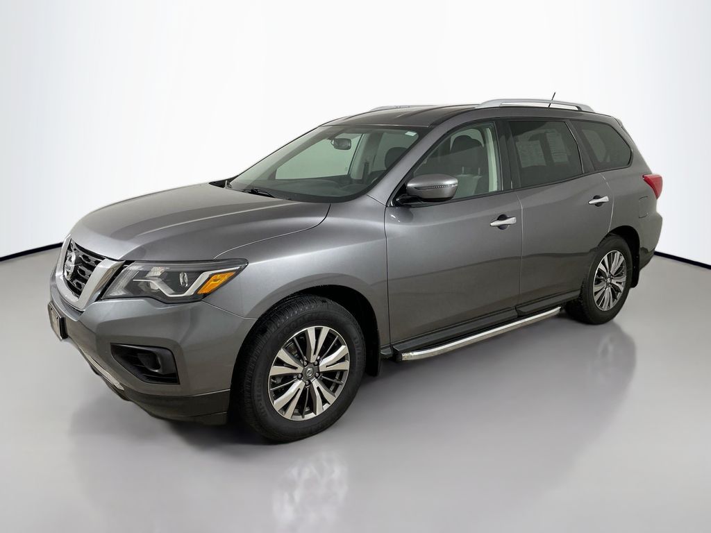 2017 Nissan Pathfinder SV photo 4