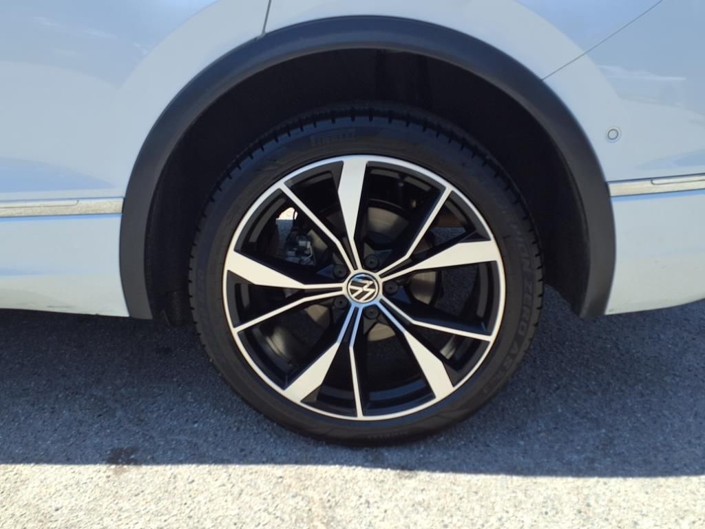 2022 Volkswagen Tiguan SEL Premium R-Line photo 4