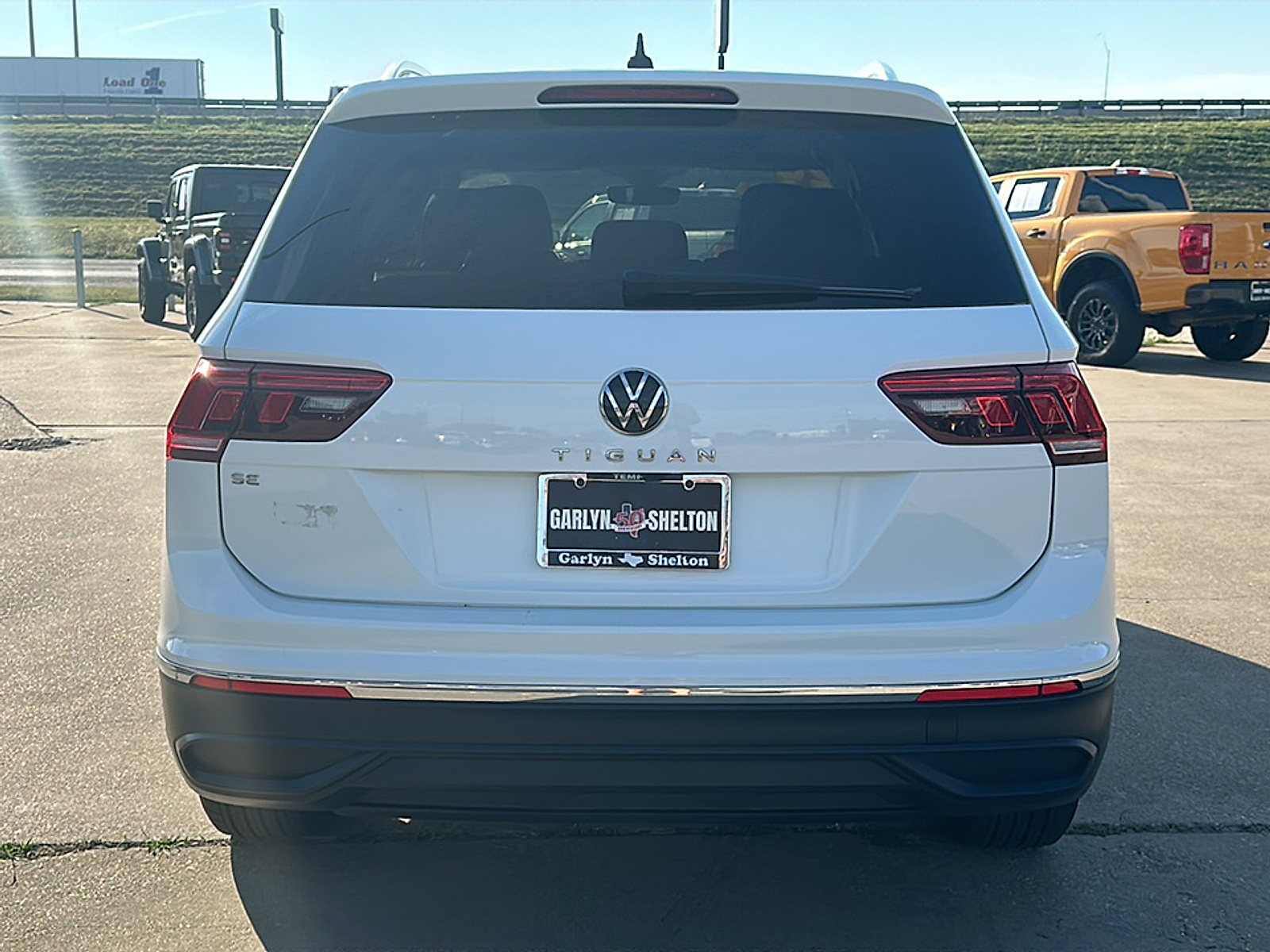 2024 Volkswagen Tiguan SE Wolfsburg Edition photo 3