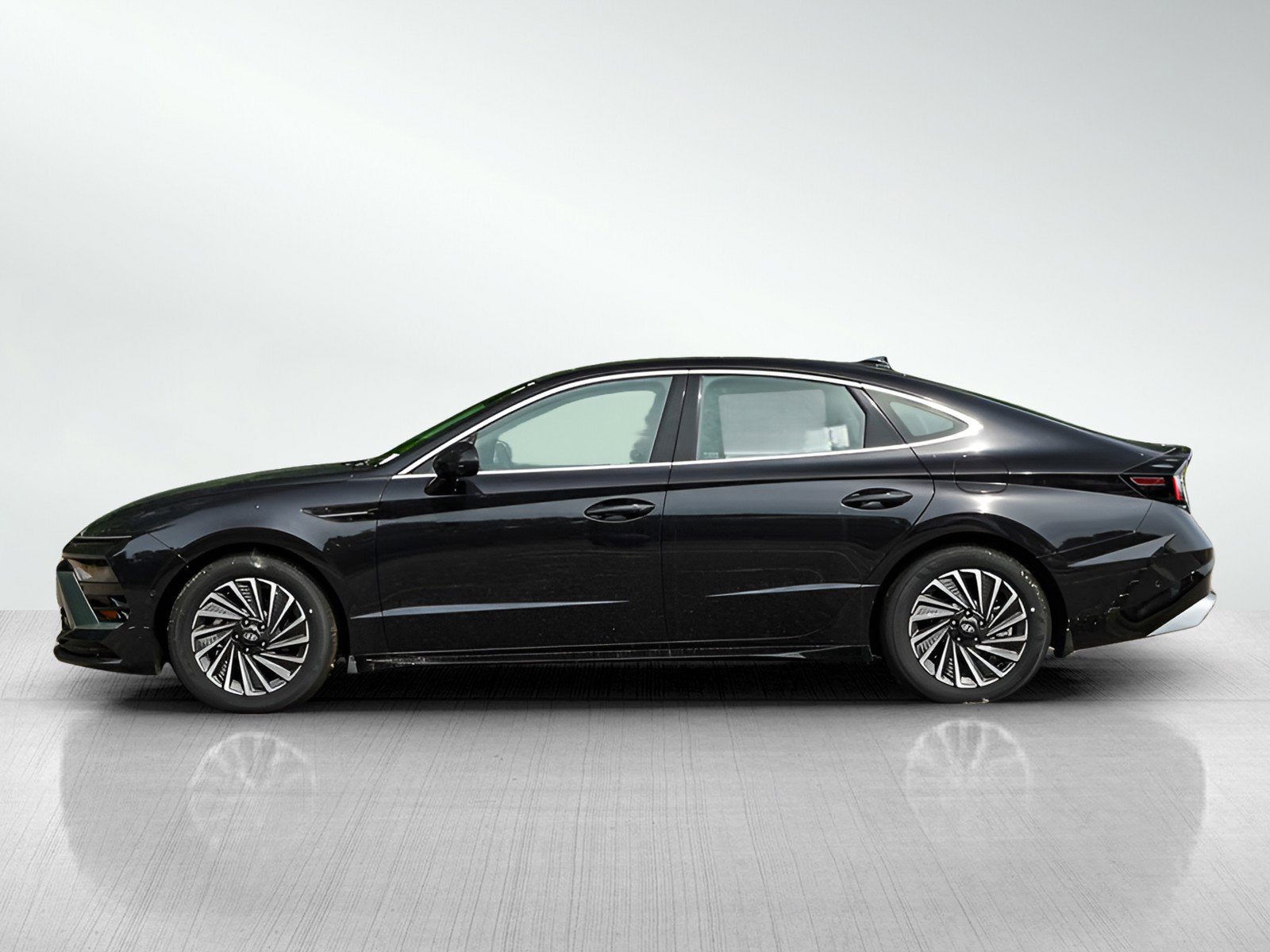 2025 Hyundai Sonata Hybrid Limited photo 3