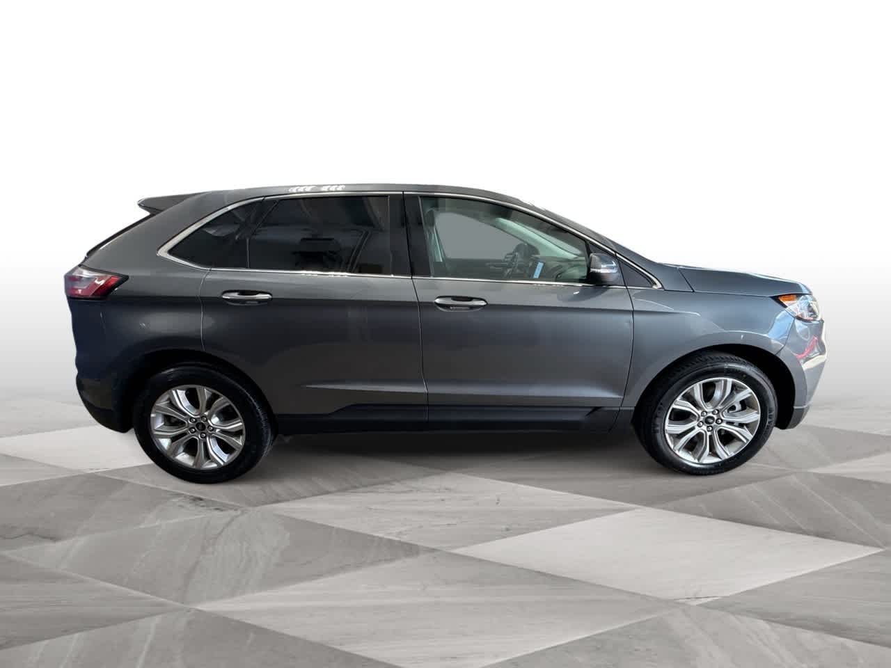 2024 Ford Edge Titanium photo 9