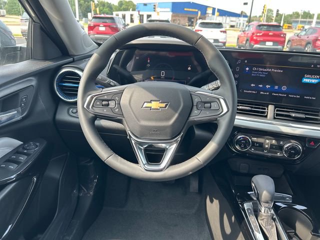 2025 Chevrolet Trax LT photo 11