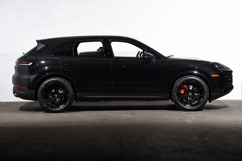 2026 Porsche Cayenne S E-Hybrid photo 7
