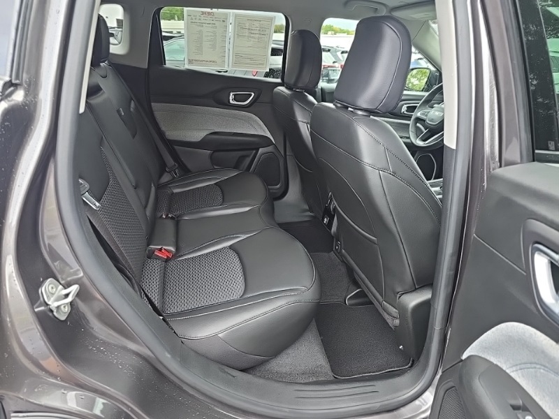 2022 Jeep Compass Latitude photo 26