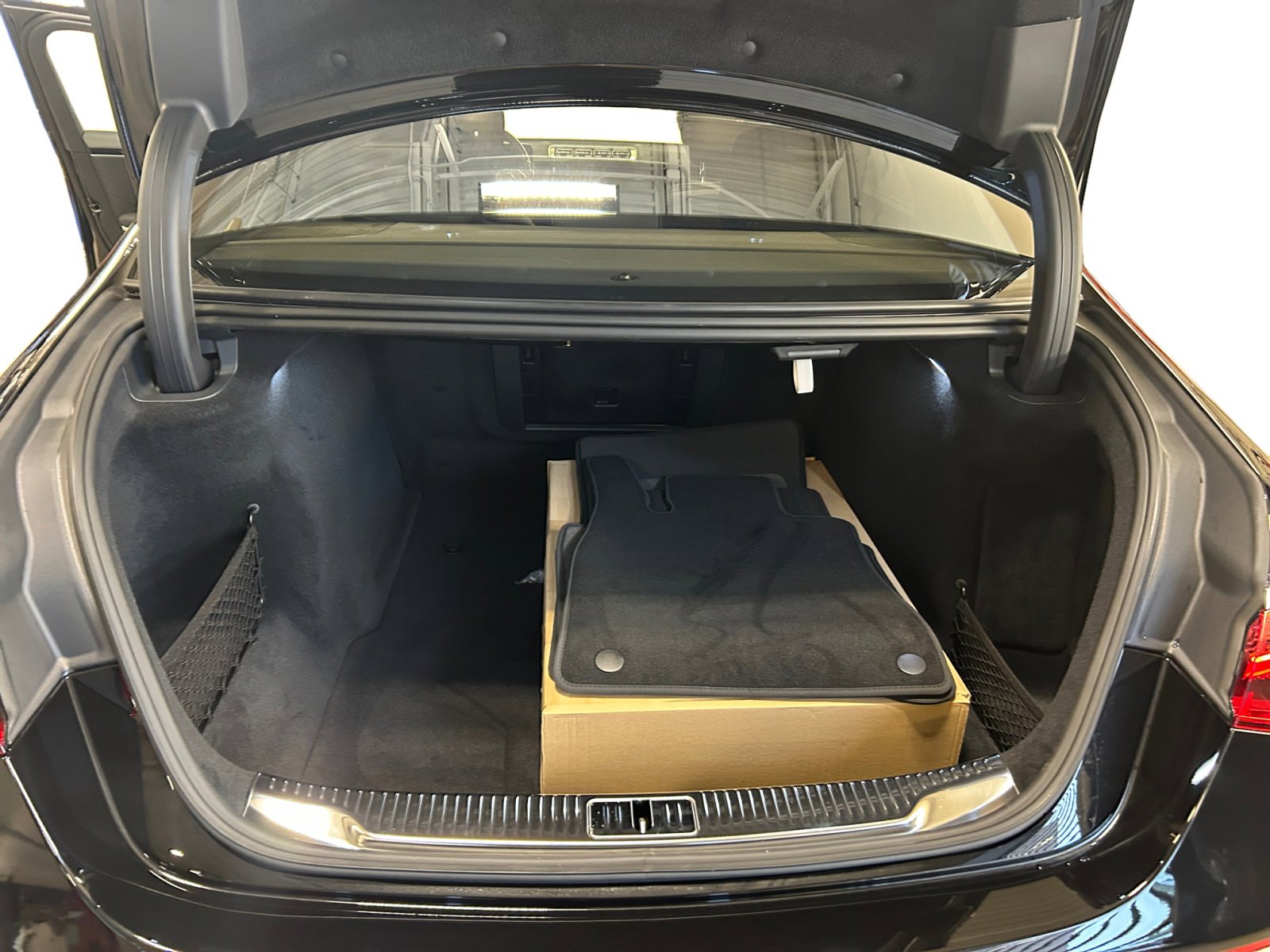 2026 Mercedes Benz S 580 4MATIC photo 16