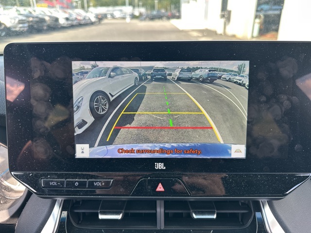2023 Toyota Venza XLE photo 13