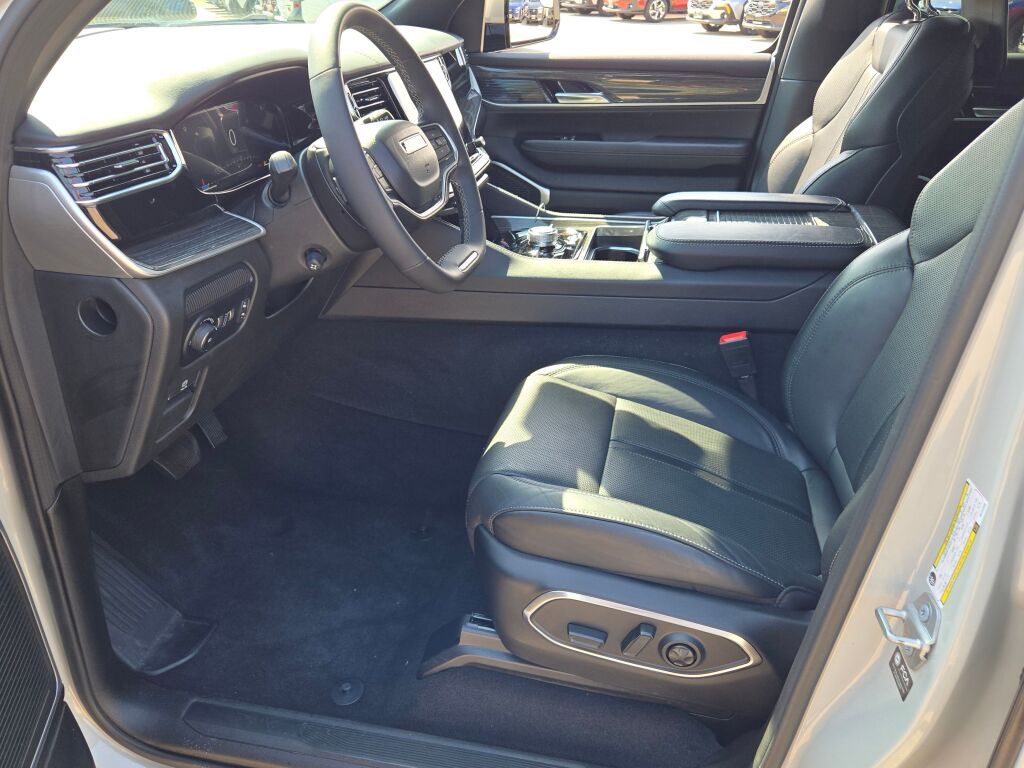 2022 Jeep Wagoneer Series III photo 25