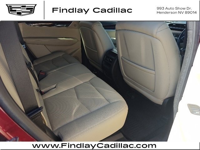 2019 Cadillac XT5 Luxury photo 2