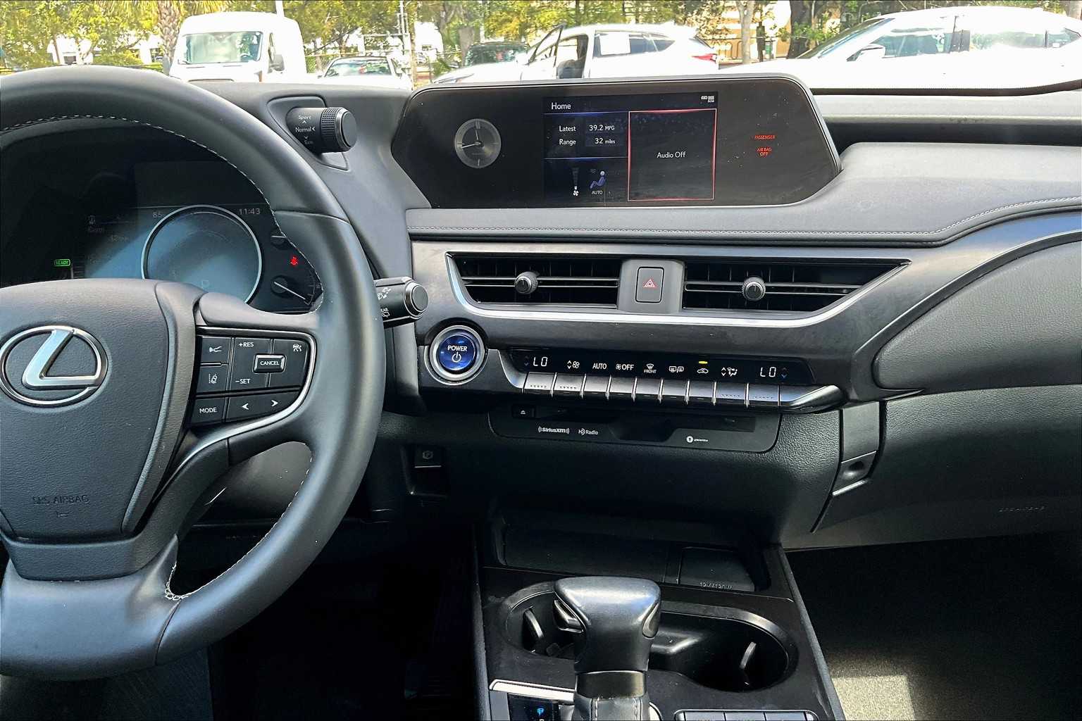 2021 Lexus UX 250h photo 6