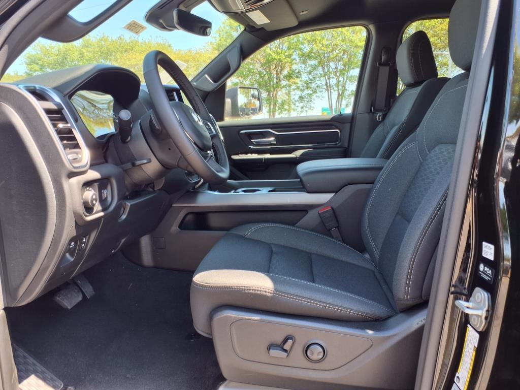 2025 Ram 1500 Big Horn photo 3