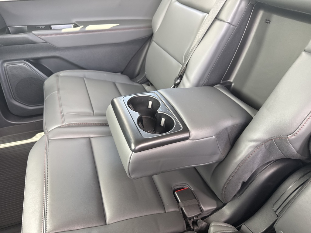 2025 Ford Explorer photo 6