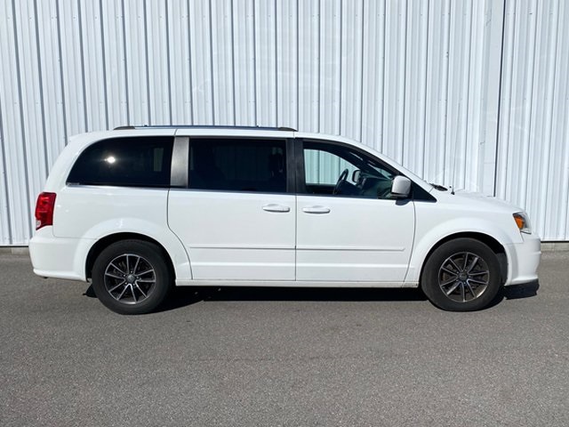 2017 Dodge Grand Caravan SXT photo 3
