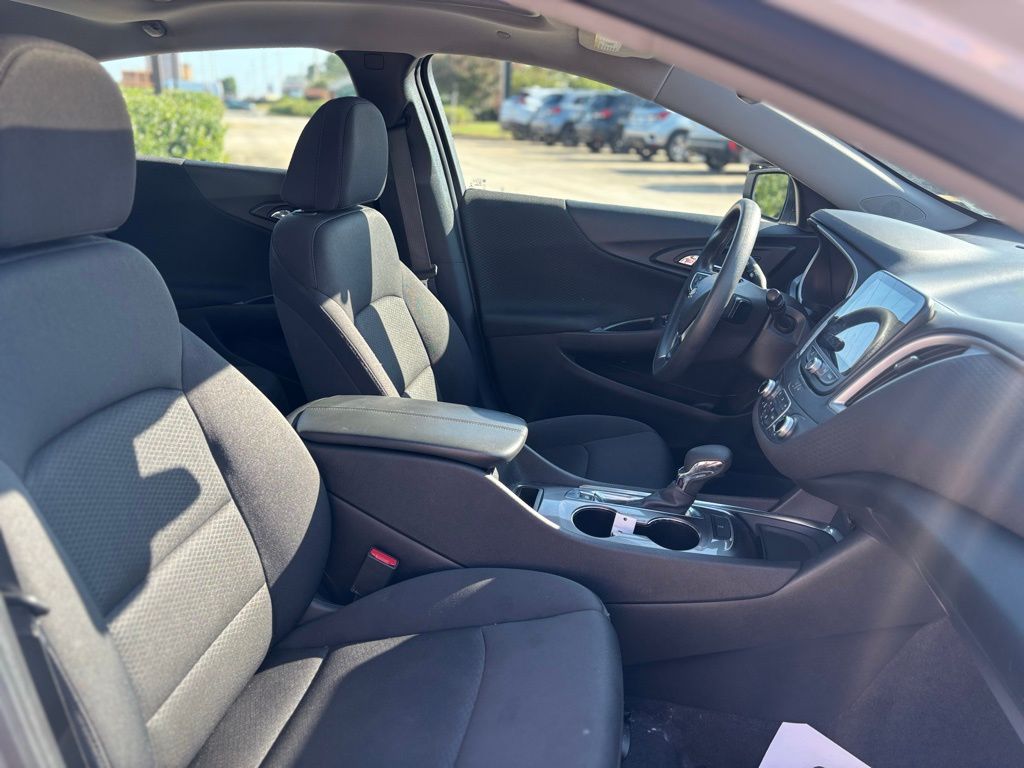 2023 Chevrolet Malibu 1LT photo 17