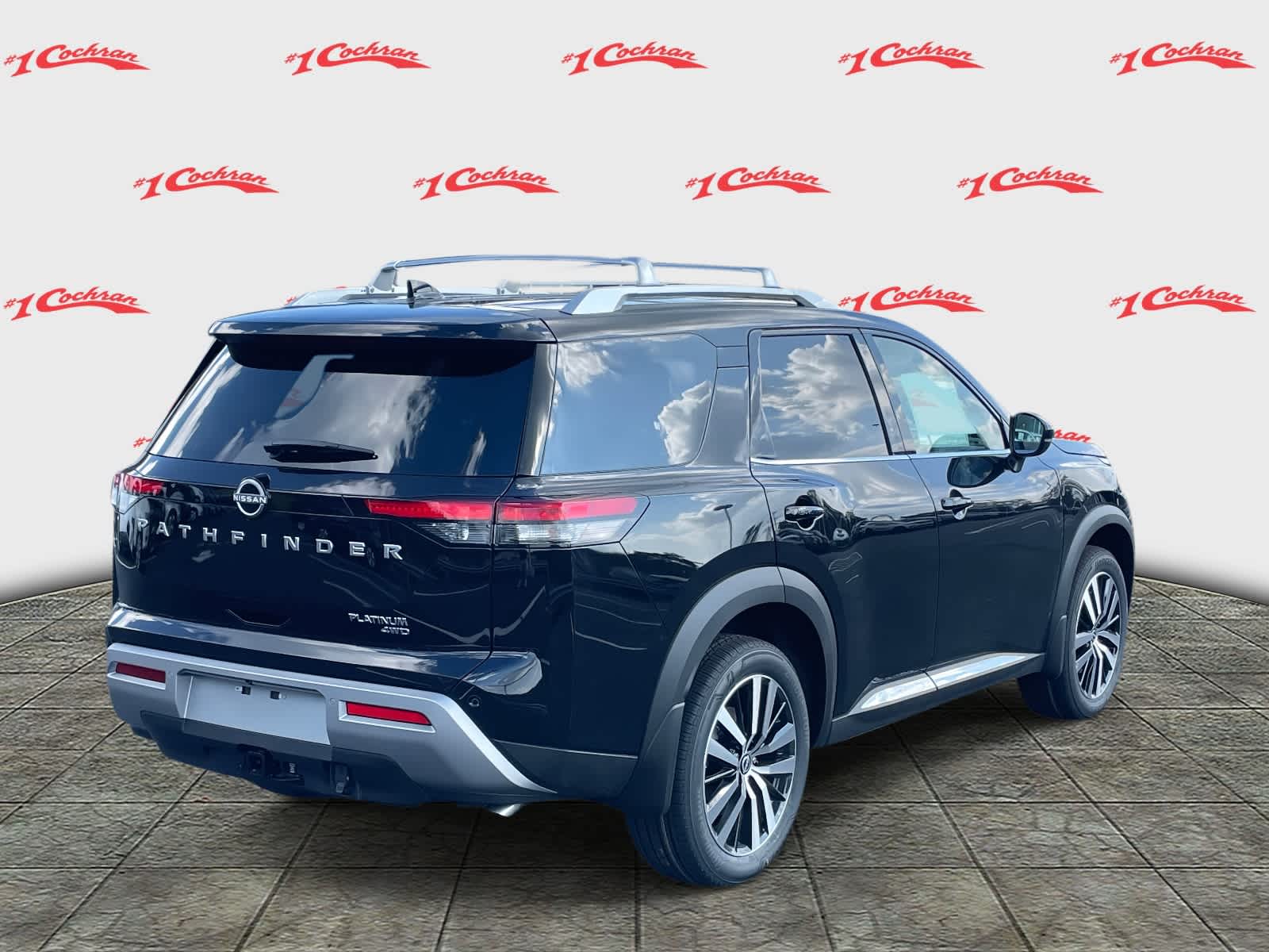 2025 Nissan Pathfinder Platinum photo 3