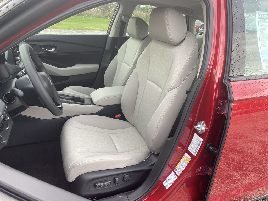 2025 Honda Accord SE photo 4