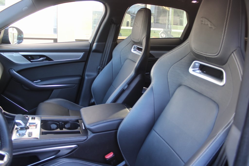 2024 Jaguar F-PACE R-Dynamic S P400 photo 4