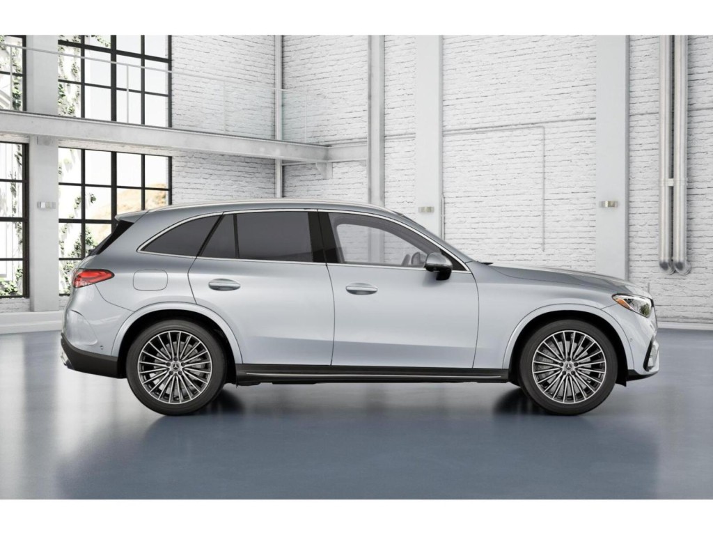 2026 Mercedes Benz GLC 300 photo 2