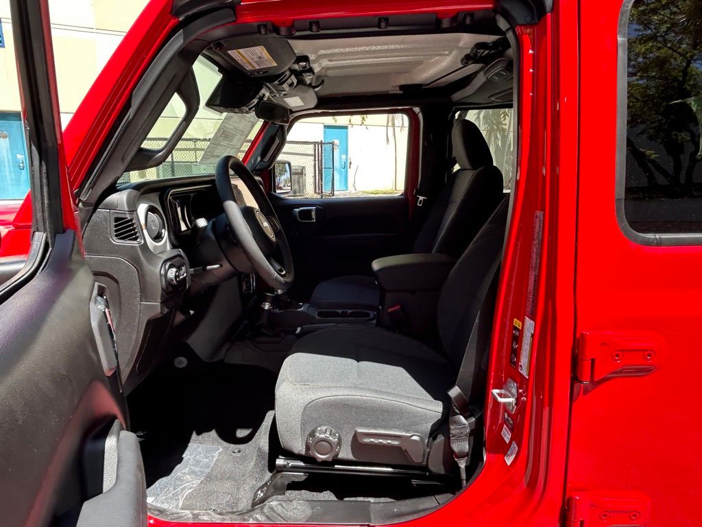 2025 Jeep Gladiator Sport S photo 9