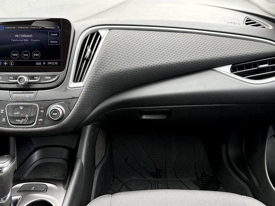 2020 Chevrolet Malibu photo 14