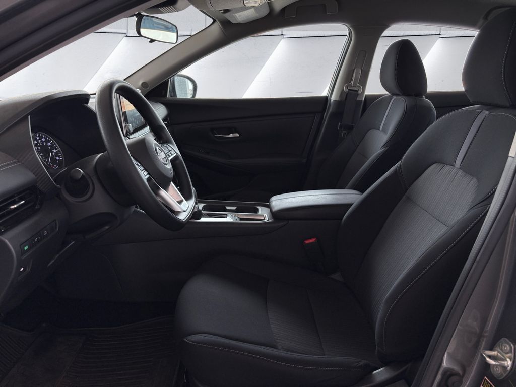 2025 Nissan Sentra SV photo 7