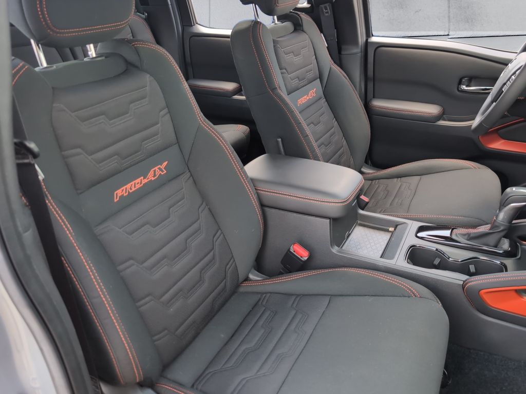 2024 Nissan Frontier PRO-4X photo 14