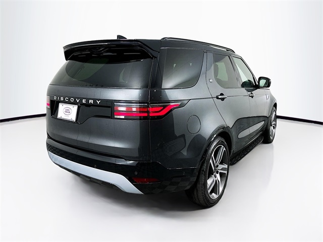 2025 Land Rover Discovery Metropolitan Edition photo 5