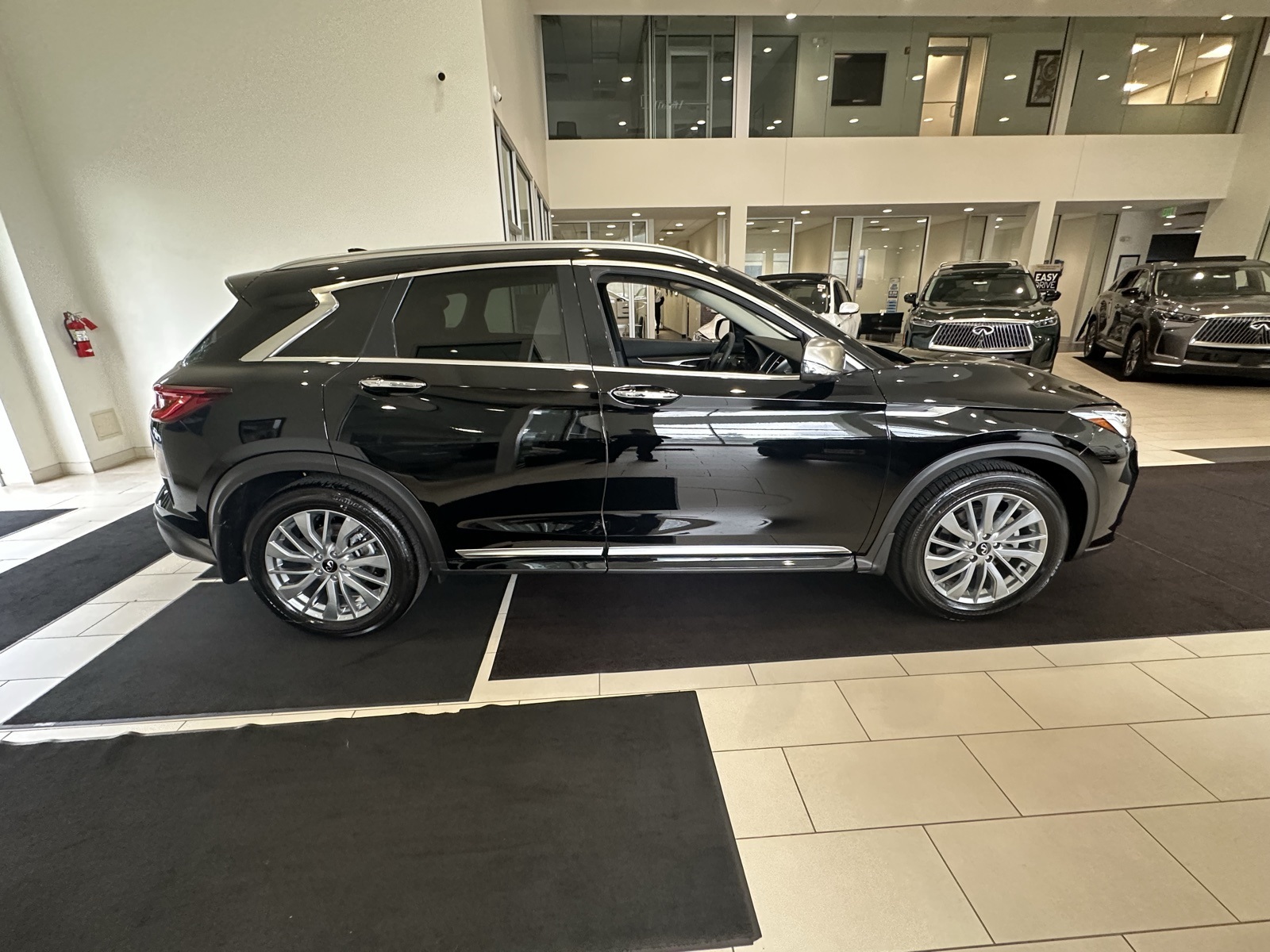 2025 Infiniti QX50 Luxe AWD photo 8