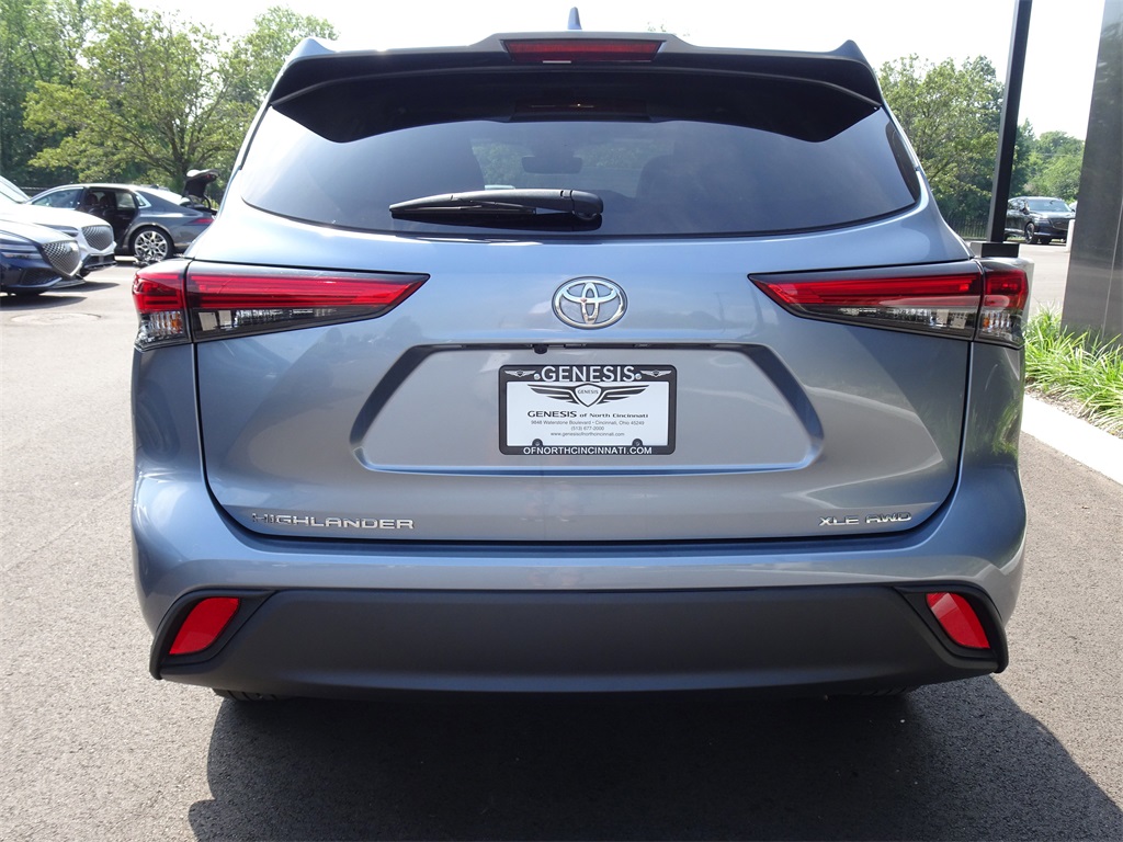 2022 Toyota Highlander XLE photo 4