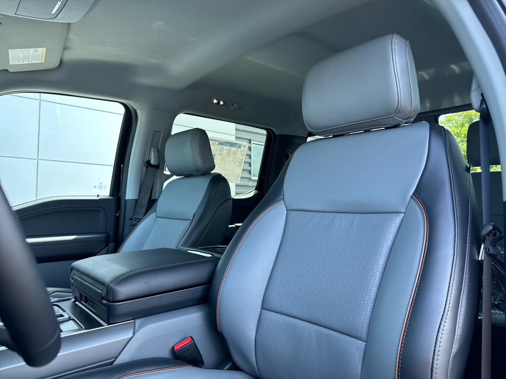 2025 Ford F-150 Lariat photo 6