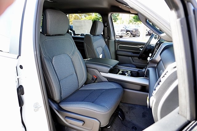 New 2026 Bright White Clear-Coat Exterior Paint RAM Big Horn/Lone Star image 17