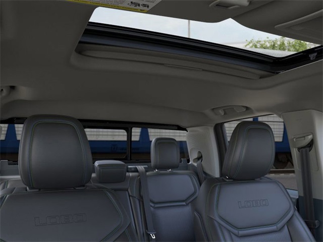 2025 Ford Maverick photo 8