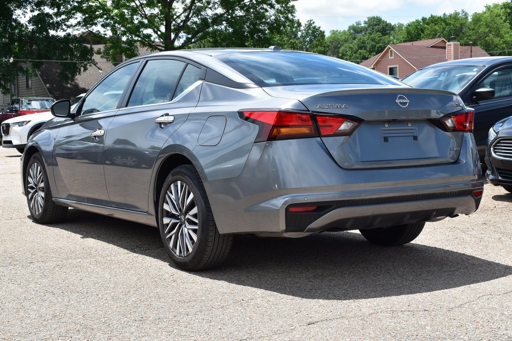 2023 Nissan Altima 2.5 SV photo 6