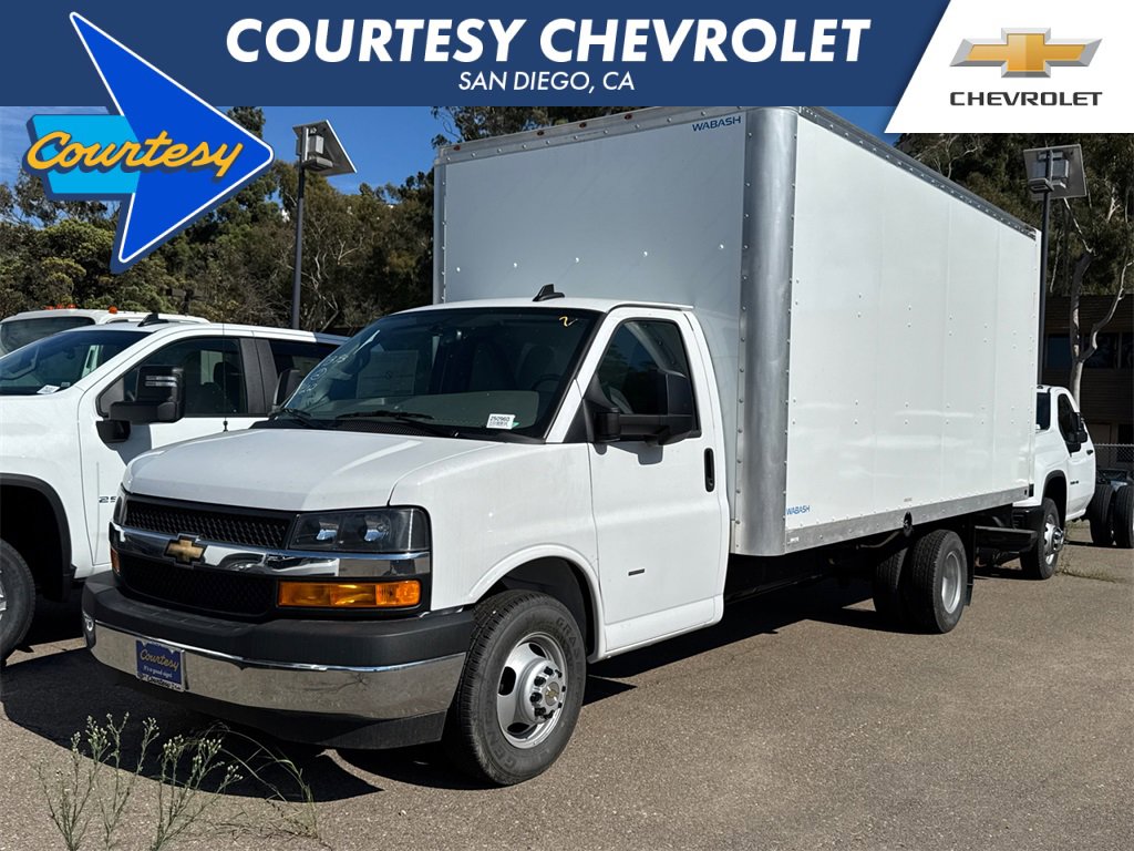 2025 Chevrolet Express Cutaway Base's photo