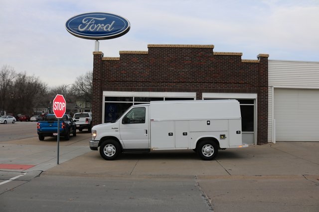 2015 Ford E-Series Cutaway Base